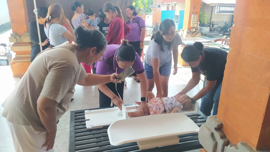 Pelaksanaan Posyandu 6 SPM di Lima Banjar Desa Penarukan untuk Meningkatkan Kesehatan Masyarakat