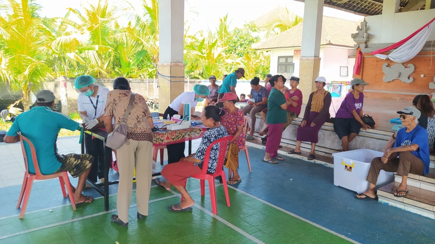 Kegiatan PROLANIS di Wantilan Desa Penarukan untuk Menjaga Kesehatan Lansia