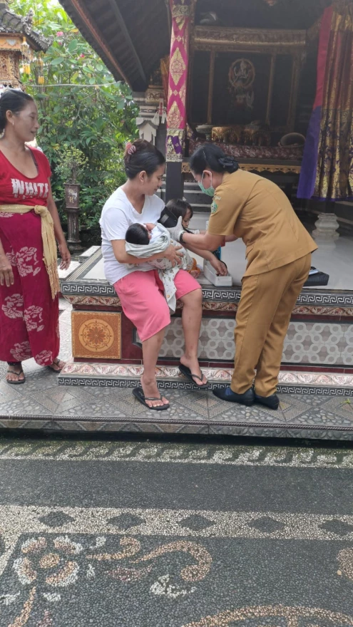 Kunjungan Rumah Balita dan Ibu Hamil di Desa Penarukan